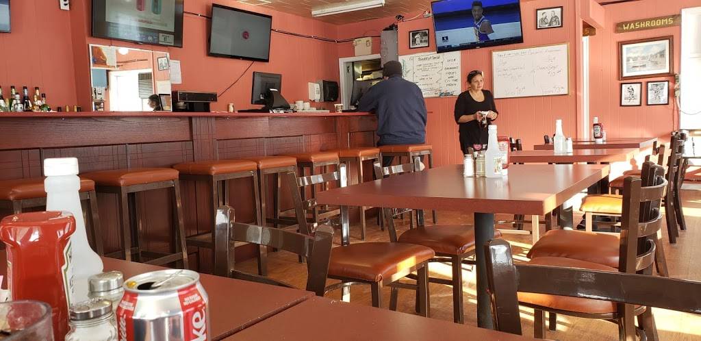 H&S Restaurant & Gas Bar | restaurant | 78 Lone Pine Rd, Port Severn, ON L0K 1S0, Canada | 7055382941 OR +1 705-538-2941