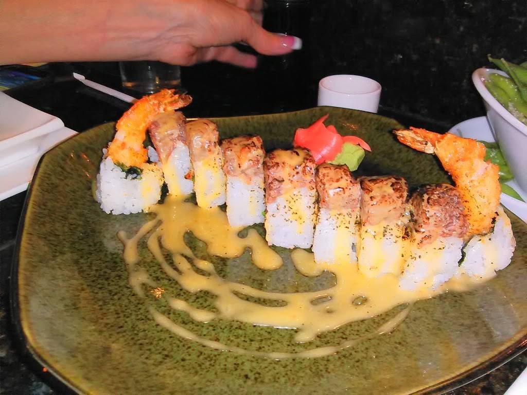 Hooks on 4th | restaurant | 7900 4th St N, St. Petersburg, FL 33702, USA | 7275774665 OR +1 727-577-4665