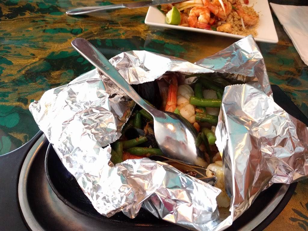 The Similans Thai Eatery | restaurant | 13005 Lee Jackson Memorial Hwy, Fairfax, VA 22033, USA | 7036572222 OR +1 703-657-2222