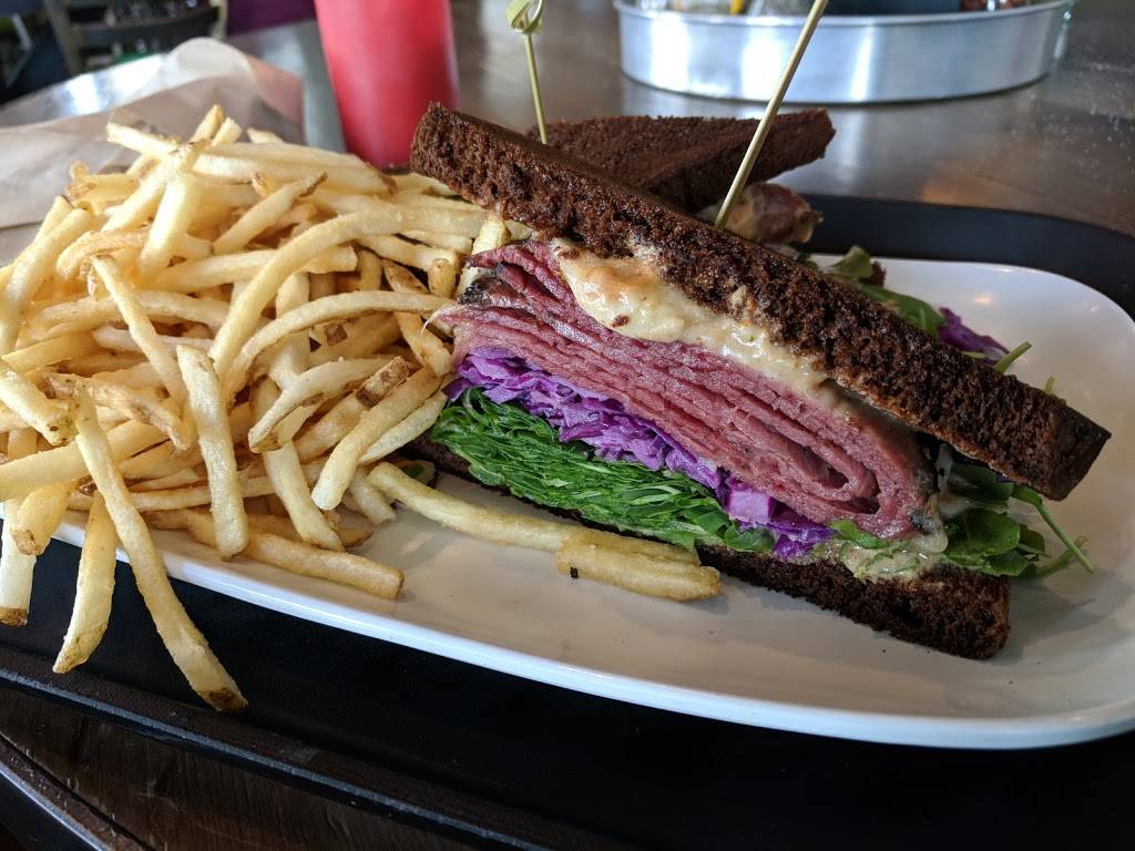 Lunch Rock Restaurant & High Craft Bar | restaurant | Winter Park, CO 80482, USA | 9707261628 OR +1 970-726-1628