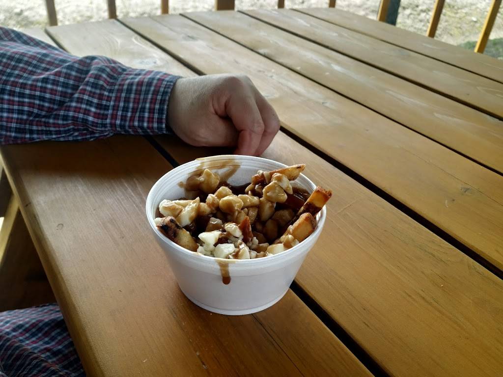 La Patate A Carlo | restaurant | 123 Route Principale E, Sainte-Cécile-de-Masham, QC J0X 2W0, Canada | 8194564545 OR +1 819-456-4545