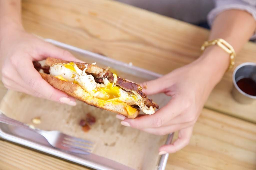 Spring Street Bar and Grill | restaurant | 4100 4th Ave S, Birmingham, AL 35222, USA | 2057773024 OR +1 205-777-3024