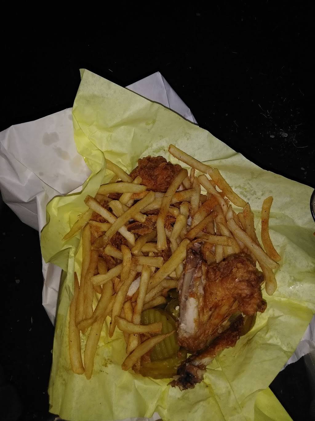 Henderson Chicken | restaurant | 337 E Ledbetter Dr, Dallas, TX 75216, USA | 2143726777 OR +1 214-372-6777