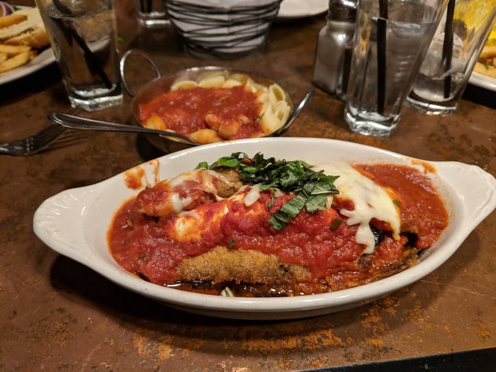 First & Last Tavern Avon | restaurant | 26 W Main St, Avon, CT 06001, USA | 8606762000 OR +1 860-676-2000