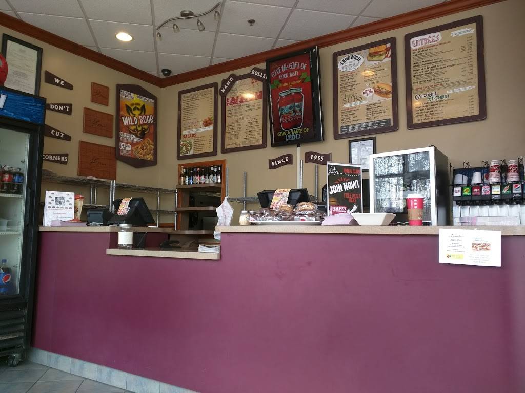Ledo Pizza | meal takeaway | 11725 Lee Hwy, Fairfax, VA 22030, USA | 7033594747 OR +1 703-359-4747