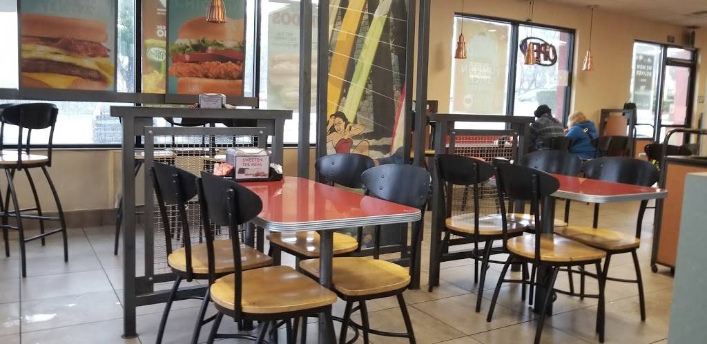 Jack in the Box | restaurant | 2001 N Euclid St, Fullerton, CA 92835, USA | 7144478176 OR +1 714-447-8176