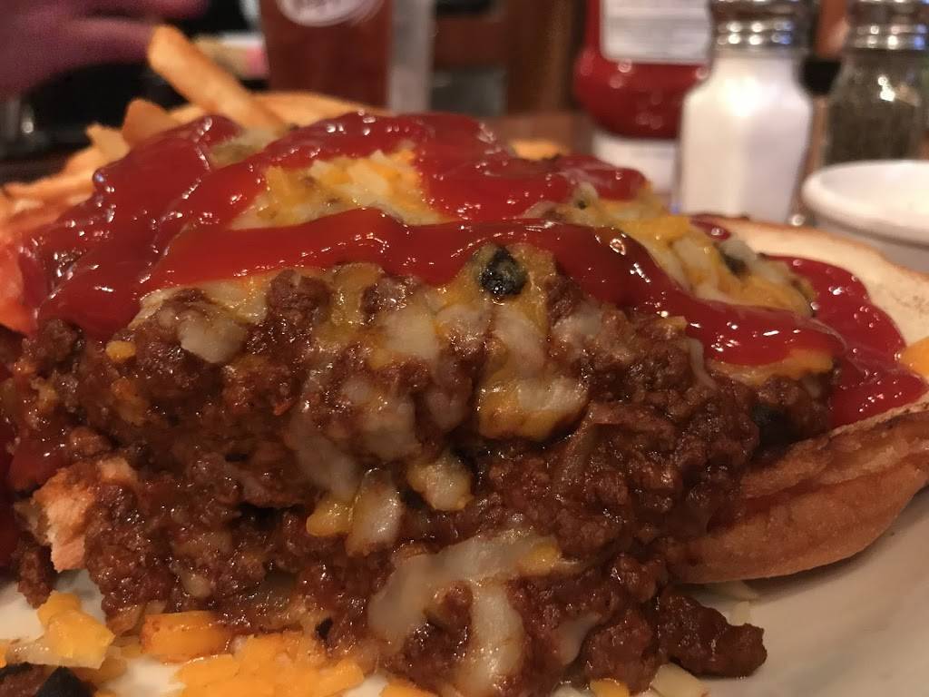 Edge of Town Bar & Grille | restaurant | 10490 W Cheyenne Ave, Las Vegas, NV 89129, USA | 7024633343 OR +1 702-463-3343