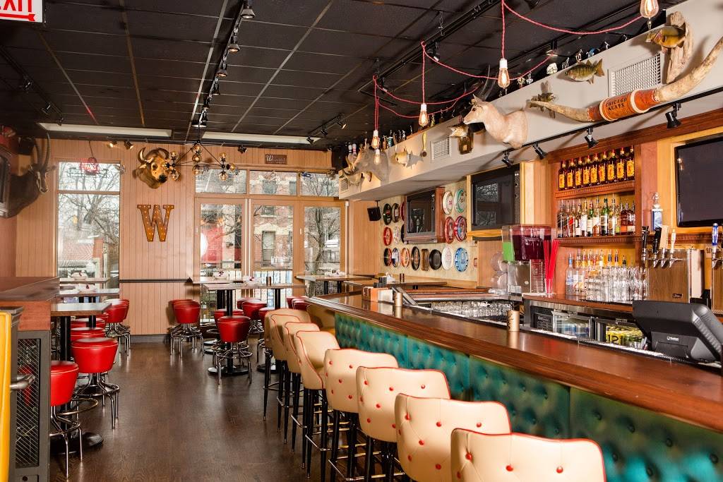 Woodies Flat | restaurant | 1535 N Wells St, Chicago, IL 60610, USA | 3126430093 OR +1 312-643-0093