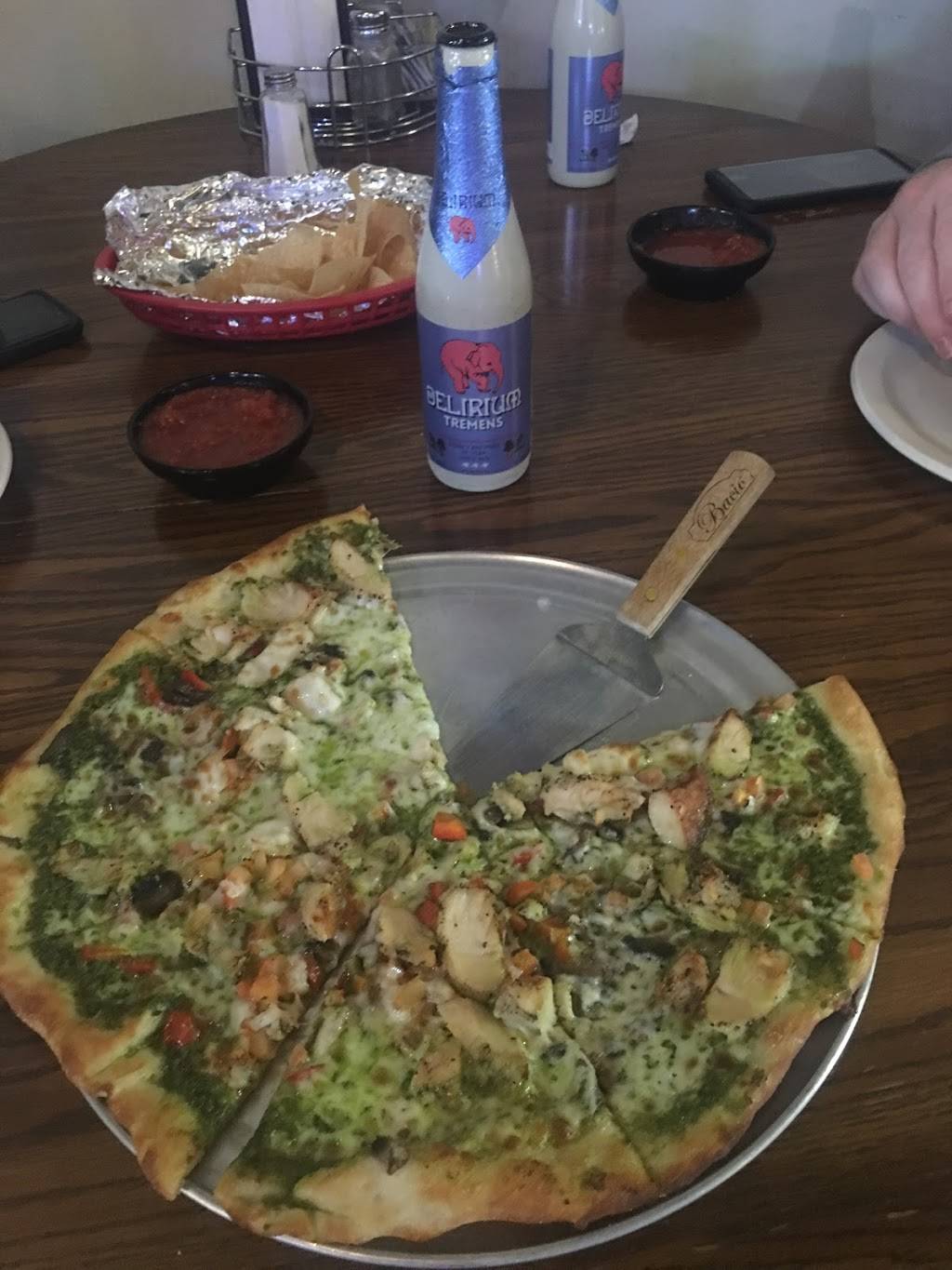 Mama Locas Cafe and Cantina | restaurant | 111 W Main St, Ash Grove, MO 65604, USA | 4176722200 OR +1 417-672-2200