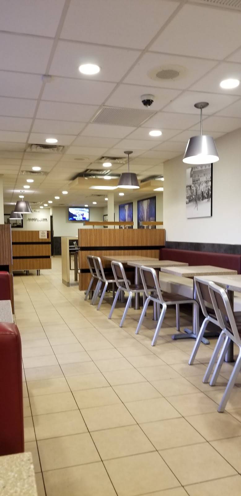 McDonalds | cafe | 3839 Hempstead Turnpike, Levittown, NY 11756, USA | 5167319112 OR +1 516-731-9112