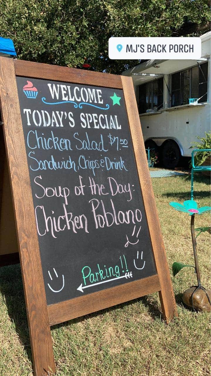 MJs Back Porch | restaurant | 402 N College Ave, Eastland, TX 76448, USA | 2546319026 OR +1 254-631-9026