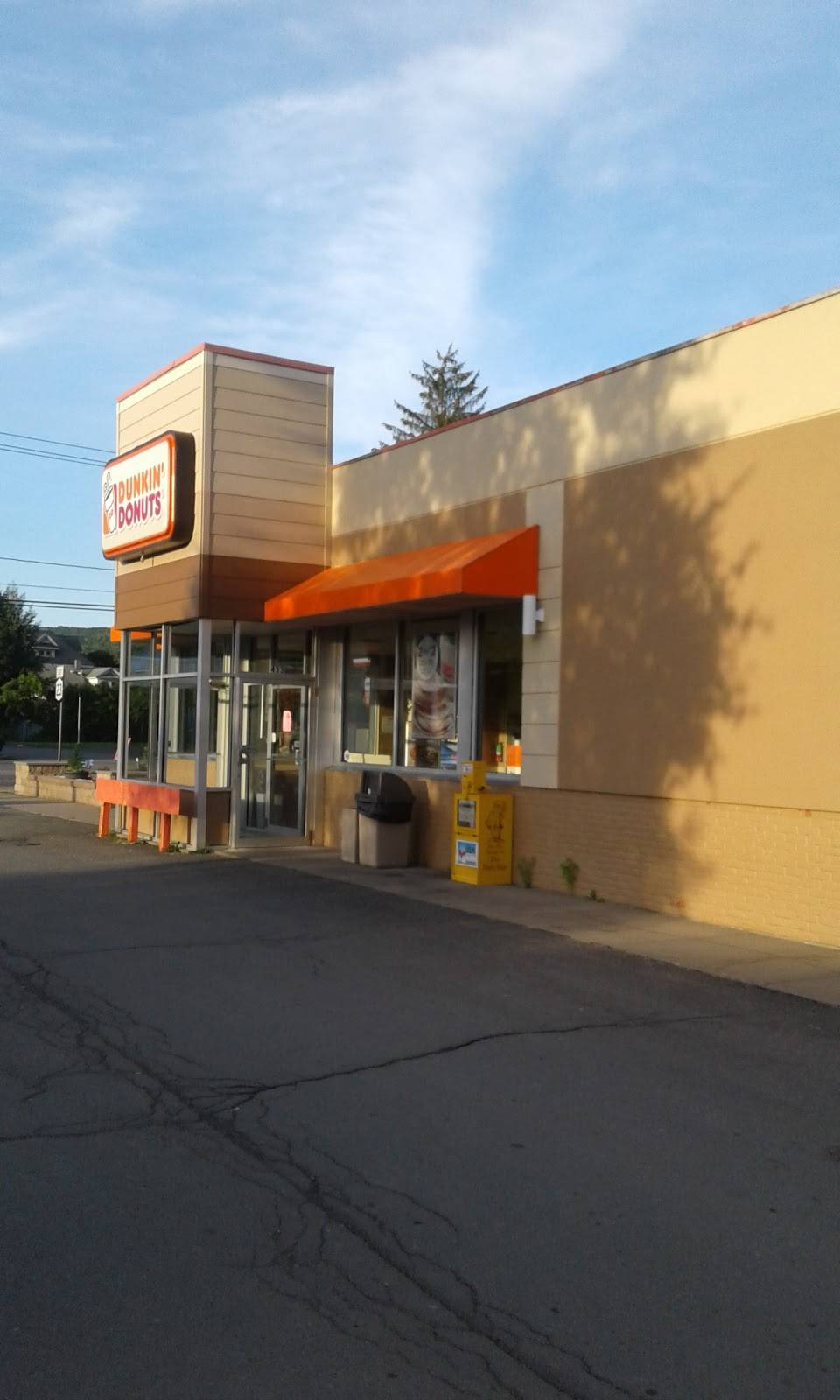 Dunkin | bakery | 433 Chestnut St, Oneonta, NY 13820, USA | 6074319642 OR +1 607-431-9642