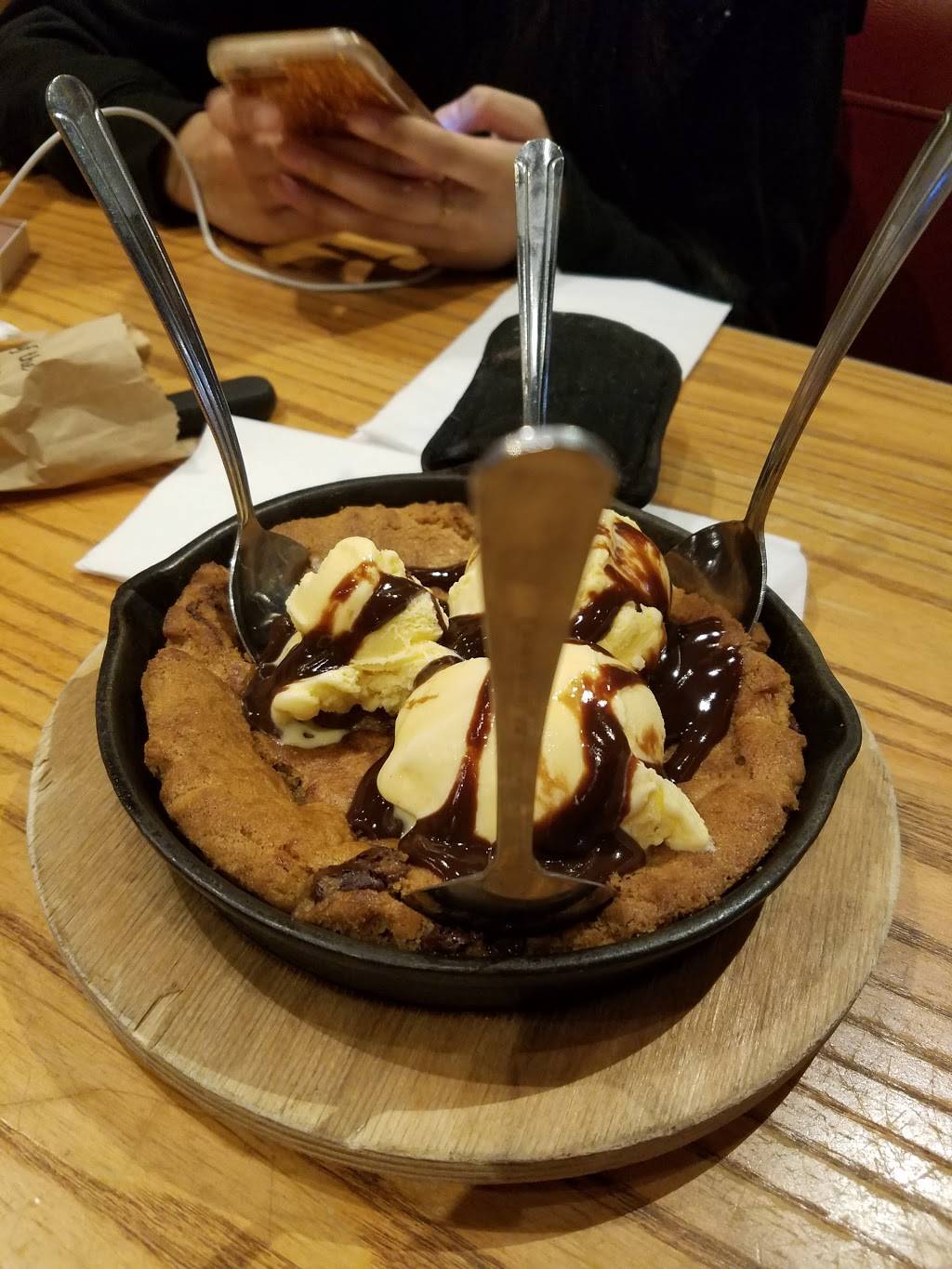 Chilis Grill & Bar | meal takeaway | 4000 Jericho Turnpike, East Northport, NY 11731, USA | 6314622070 OR +1 631-462-2070