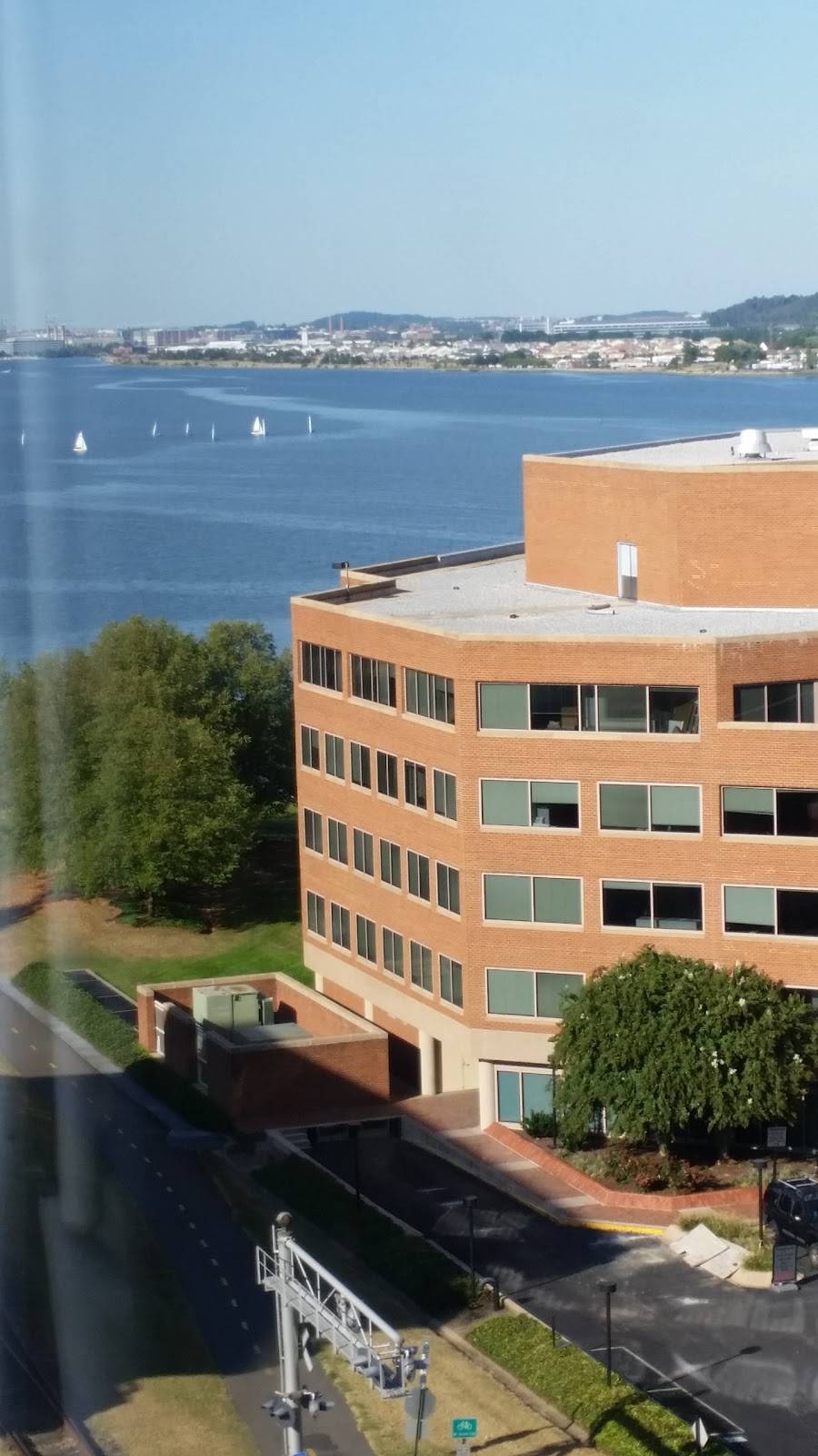 Railstop Gastropub | restaurant | 901 N Fairfax St, Alexandria, VA 22314, USA | 7036838793 OR +1 703-683-8793