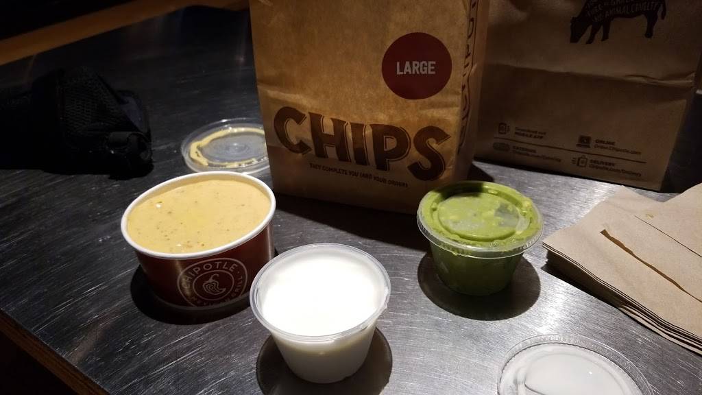 Chipotle Mexican Grill | restaurant | 695 Roosevelt Rd, Glen Ellyn, IL 60137, USA | 6304694035 OR +1 630-469-4035