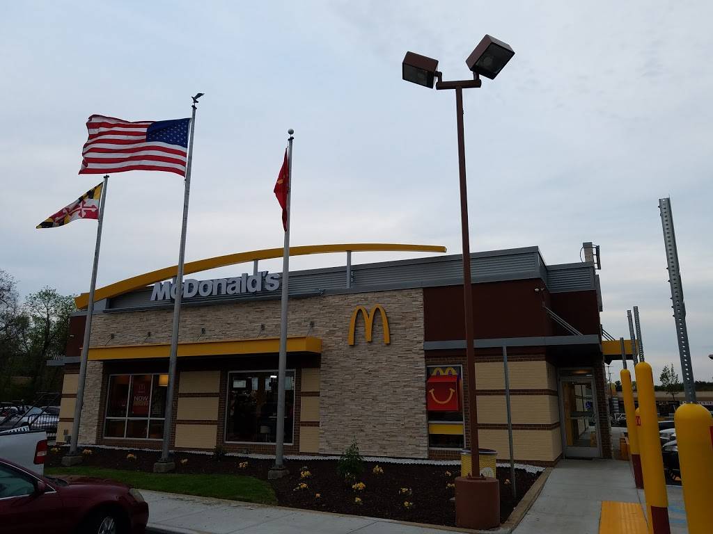 McDonalds | cafe | 5500 St Barnabas Rd, Oxon Hill, MD 20745, USA | 2407662991 OR +1 240-766-2991