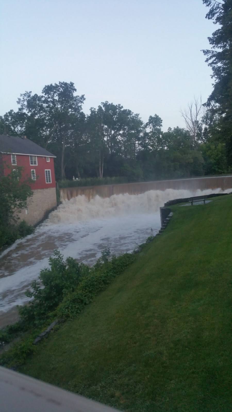 Cosmos Restaurant | restaurant | 7 W Main St, Honeoye Falls, NY 14472, USA | 5856243915 OR +1 585-624-3915