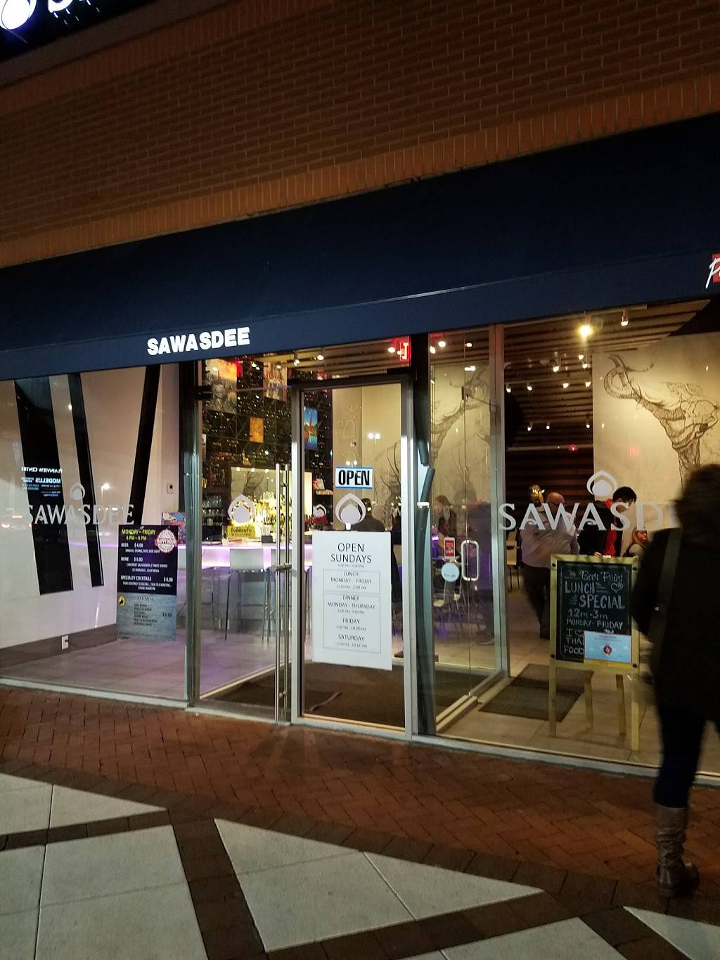 Sawasdee Thai Elevated | restaurant | 395 S Oyster Bay Rd, Plainview, NY 11803, USA | 5162619346 OR +1 516-261-9346