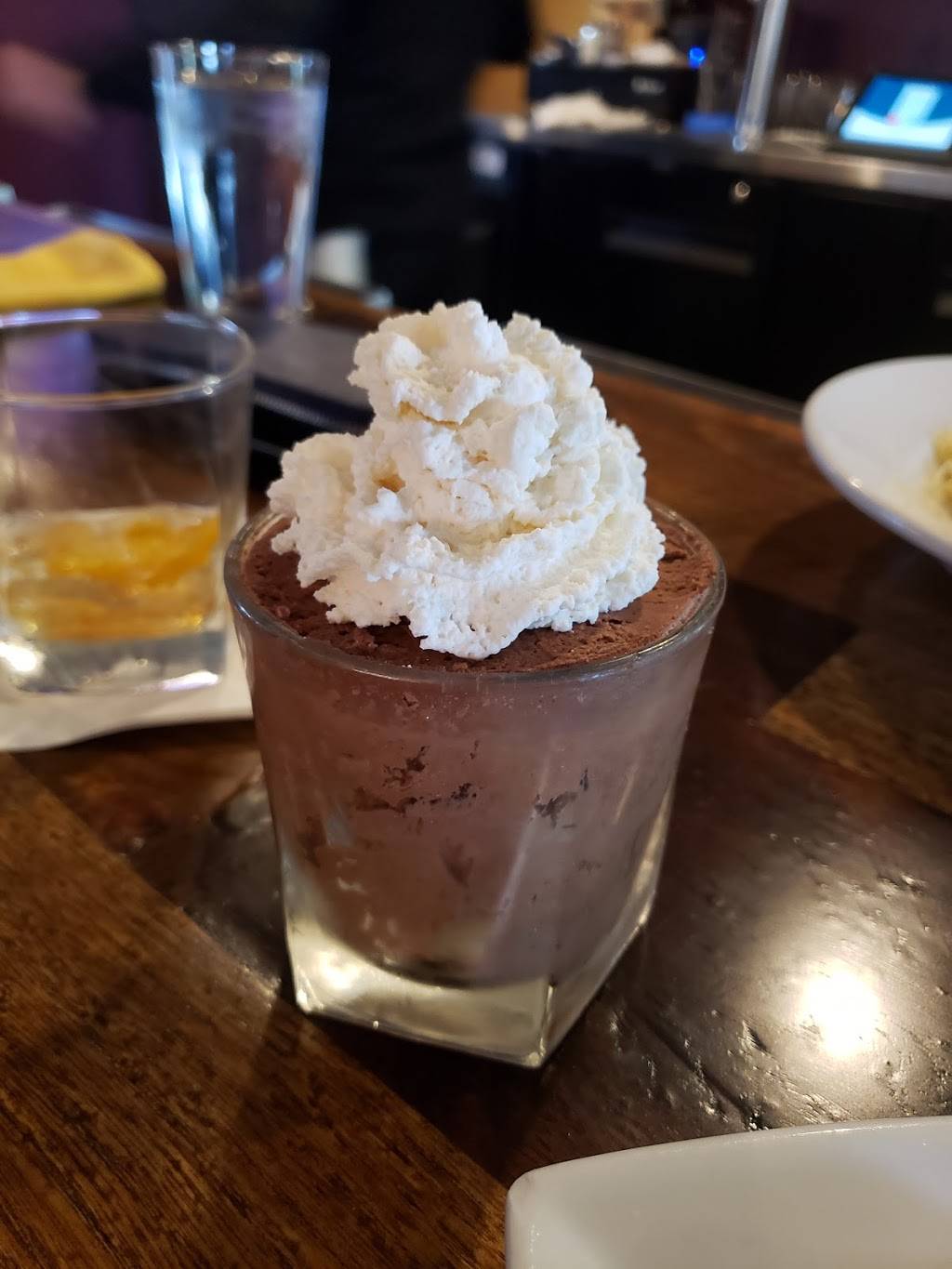 Deep Roots Restaurant and Bar | restaurant | 4601 Shawnee Dr, Kansas City, KS 66106, USA | 9136774502 OR +1 913-677-4502