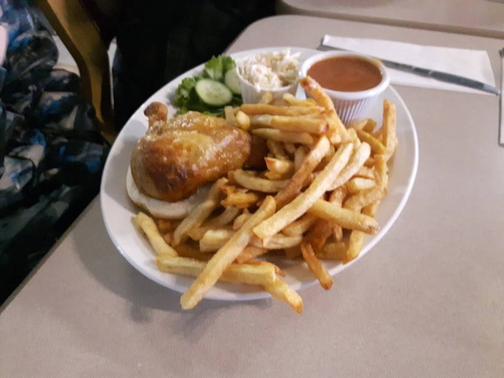 Restaurant Chez Julie | restaurant | 87 Rue Principale, Notre-Dame-du-Laus, QC J0X 2M0, Canada | 8197672504 OR +1 819-767-2504