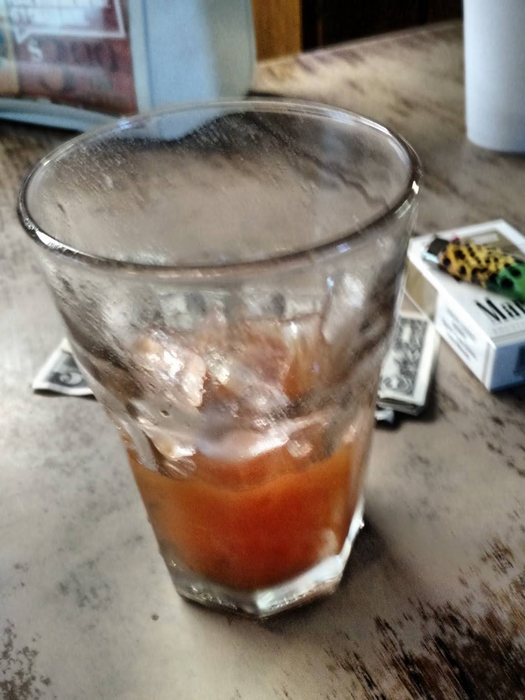 Vics Cafe | restaurant | 1839 E Market St, New Albany, IN 47150, USA | 8129444338 OR +1 812-944-4338