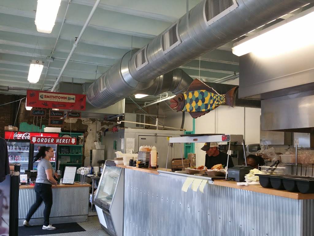 Smithtown Seafood | restaurant | 501 W 6th St, Lexington, KY 40508, USA | 8593034100 OR +1 859-303-4100