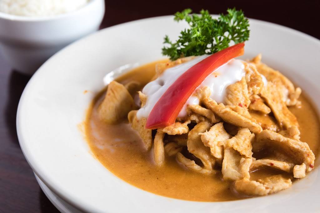Aroy Thai Restaurant | restaurant | 4511 College Ave, College Park, MD 20740, USA | 3018645550 OR +1 301-864-5550