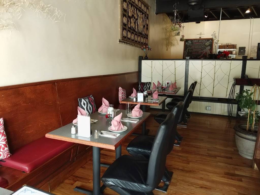 Vatsana Thai & Sushi | restaurant | 2168 Broad St, Cranston, RI 02905, USA | 4017811888 OR +1 401-781-1888