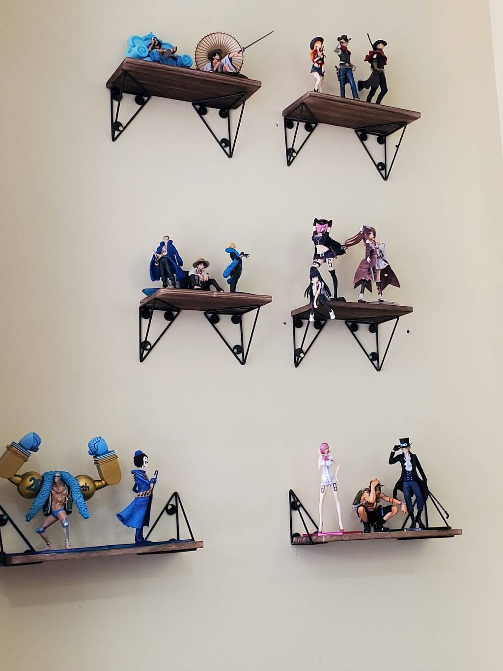 Mom Wong Kitchen | restaurant | 45 Rincon Dr, Camarillo, CA 93012, USA | 8053848658 OR +1 805-384-8658