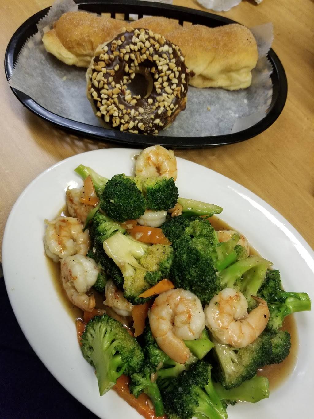 Hays City Donuts/ Hays City Chinese Cuisine | bakery | 106 Burleson St, Kyle, TX 78640, USA | 5122683920 OR +1 512-268-3920