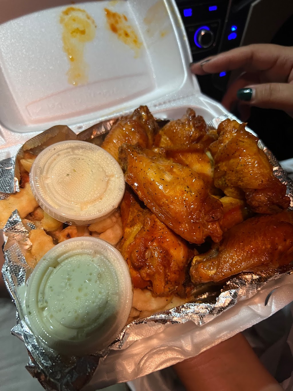 Wylies Place | restaurant | 7500 Lohman Ford Rd, Lago Vista, TX 78645, USA | 5128145388 OR +1 512-814-5388