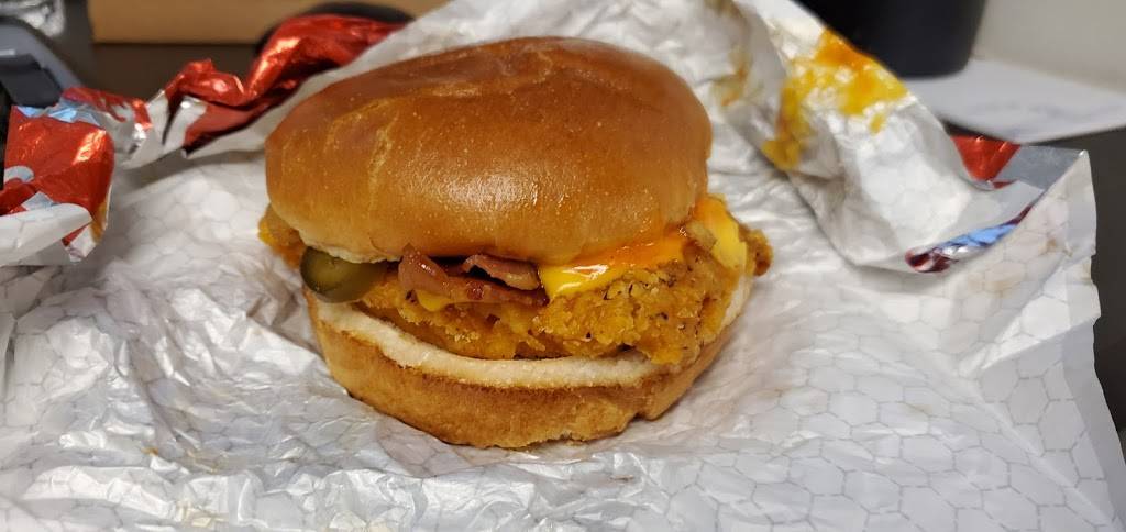 Wendys | restaurant | 12950 Wayzata Blvd, Minnetonka, MN 55305, USA | 9529227007 OR +1 952-922-7007