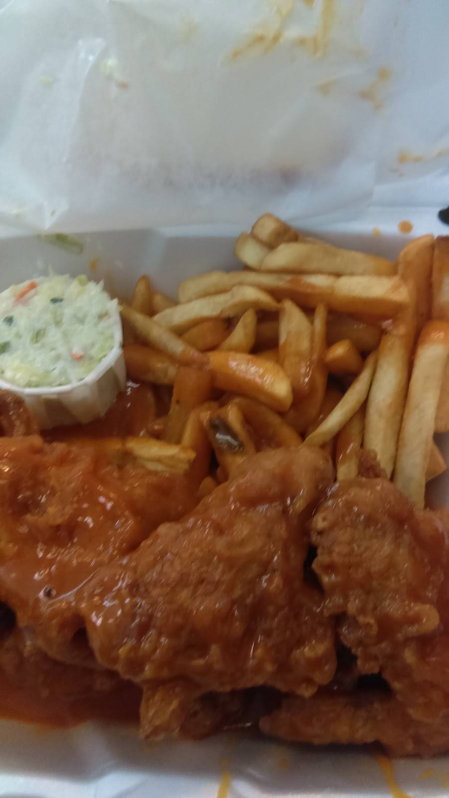 Kims Wings | restaurant | 14909 St Clair Ave, Cleveland, OH 44110, USA | 2166816644 OR +1 216-681-6644