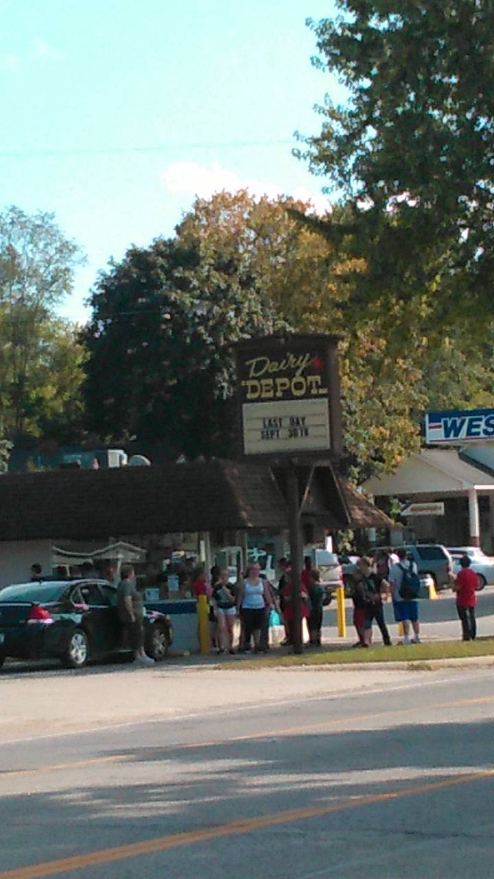 Dairy Depot | restaurant | 534 S Chestnut St, Reed City, MI 49677, USA | 2318325854 OR +1 231-832-5854