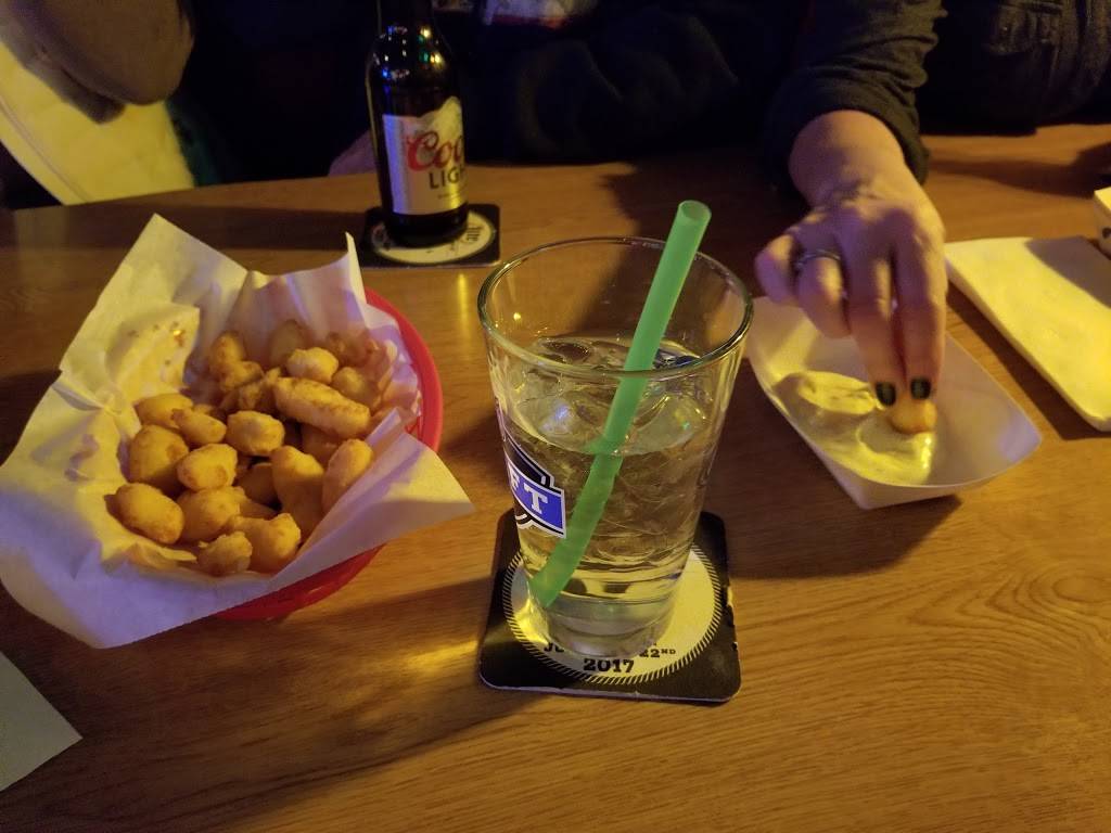 Bears Den | restaurant | 206 Lake St, Pepin, WI 54759, USA | 7154423451 OR +1 715-442-3451