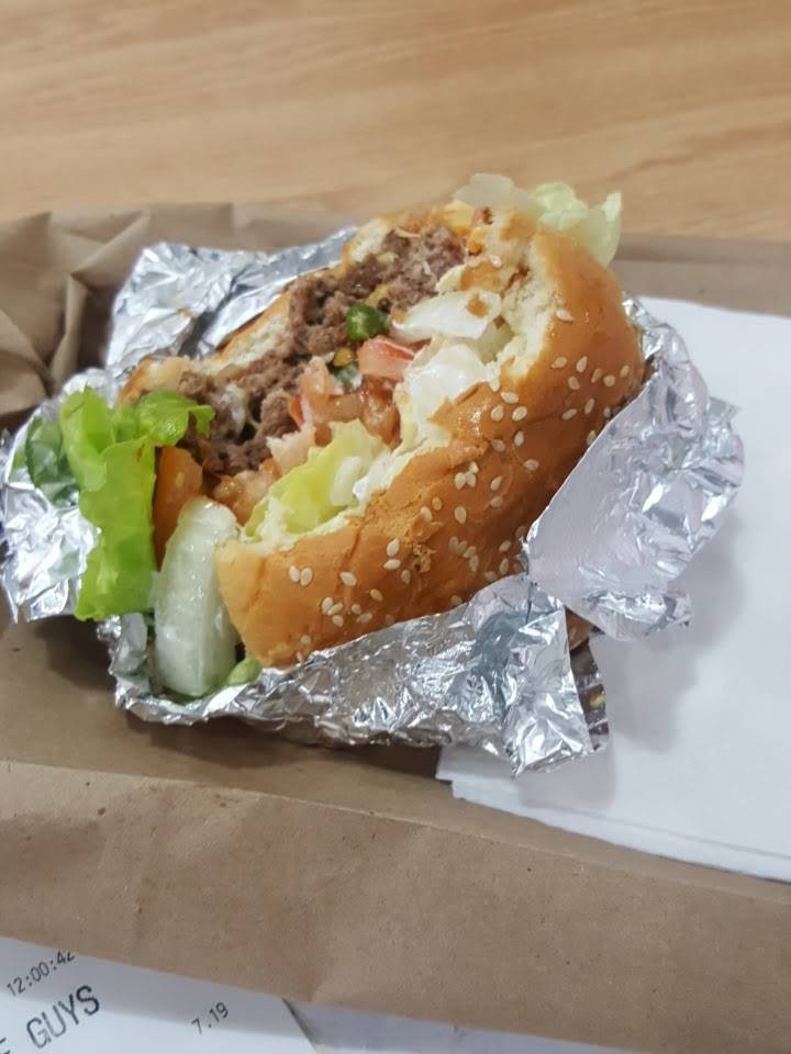 Five Guys | meal takeaway | 1527 Chestnut St, Philadelphia, PA 19102, USA | 2159721375 OR +1 215-972-1375