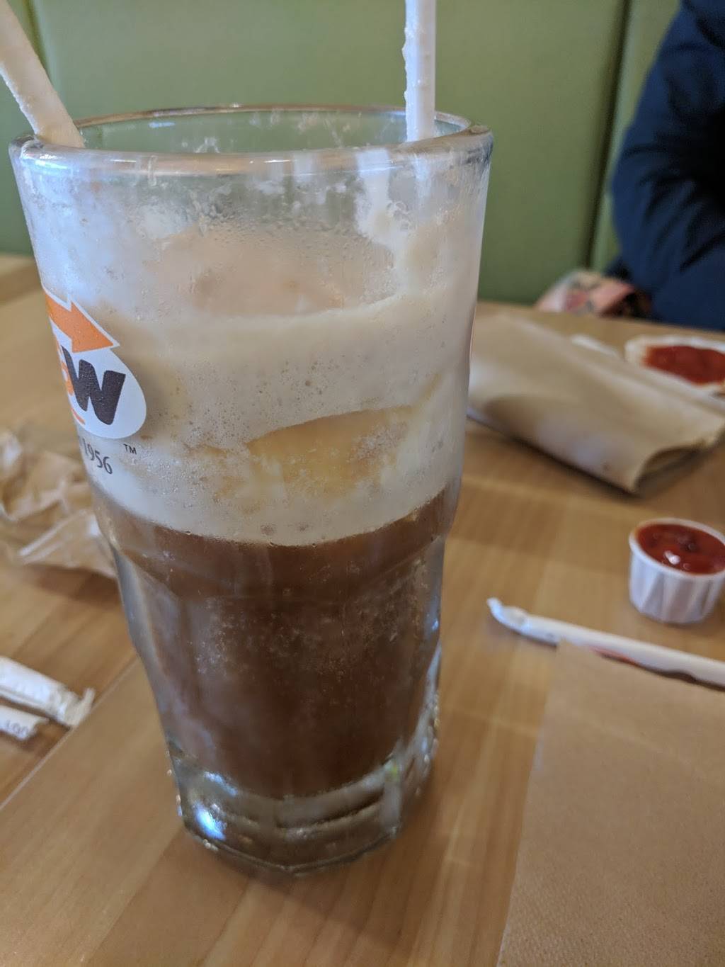 A&W Canada | restaurant | 3318 Keele St, North York, ON M3M 2H7, Canada | 4165469666 OR +1 416-546-9666