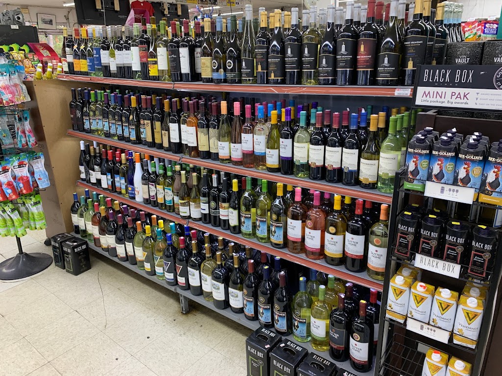 Buffaloes watering hole | restaurant | 4924 Wrightsville Ave, Wilmington, NC 28403, USA | 9106608537 OR +1 910-660-8537