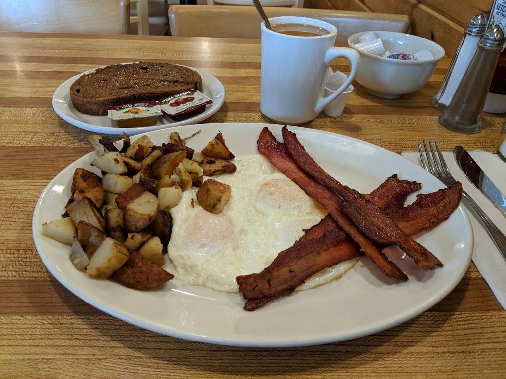 Sunset Grill | restaurant | 102 Lakeshore Rd W, Mississauga, ON L5H 2E1, Canada | 9058912200 OR +1 905-891-2200