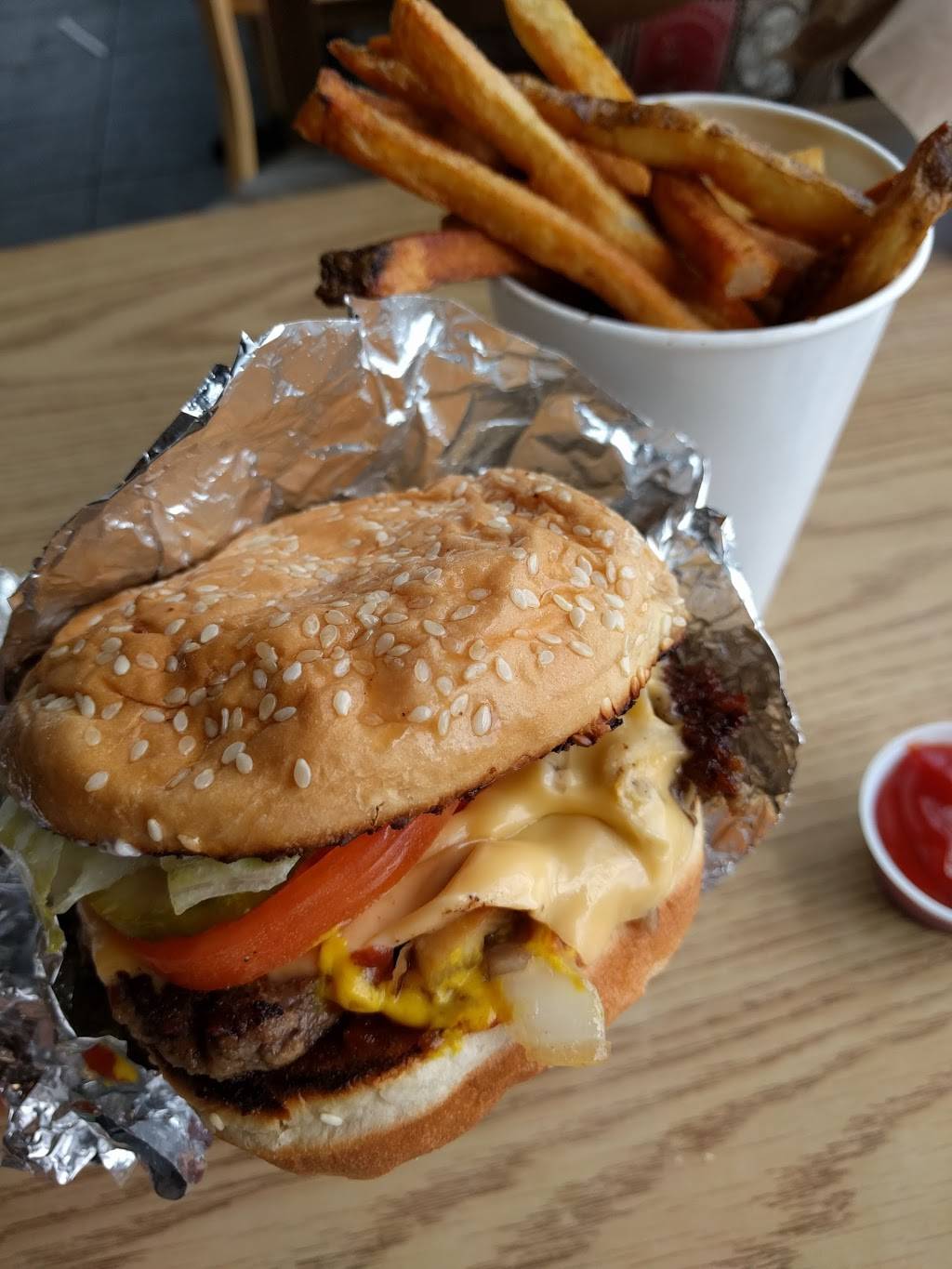 Five Guys | meal takeaway | 1510 Dundas Street East Blg. C6, UNIT 11, Mississauga, ON L4X 1L4, Canada | 9052739993 OR +1 905-273-9993