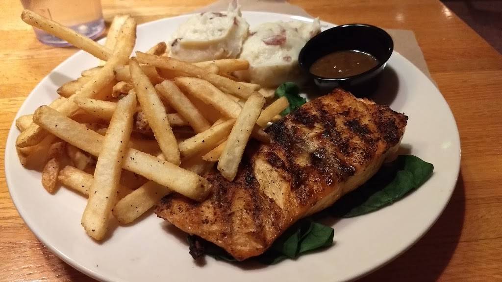 Applebees Grill + Bar | restaurant | 306 Cleveland St, Muscatine, IA 52761, USA | 5632620215 OR +1 563-262-0215