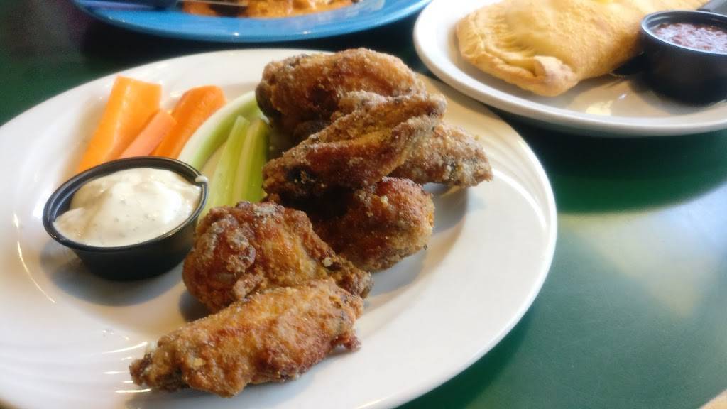 Joe Tomatos Restaurant | restaurant | 1020 10th St W, Owen Sound, ON N4K 5S1, Canada | 5193715637 OR +1 519-371-5637