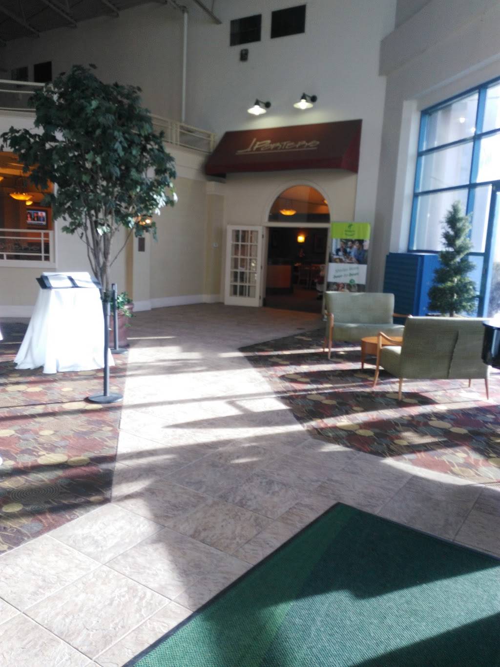 J Porters | restaurant | 5353 Gateway Center, Flint, MI 48507, USA | 8102321373 OR +1 810-232-1373