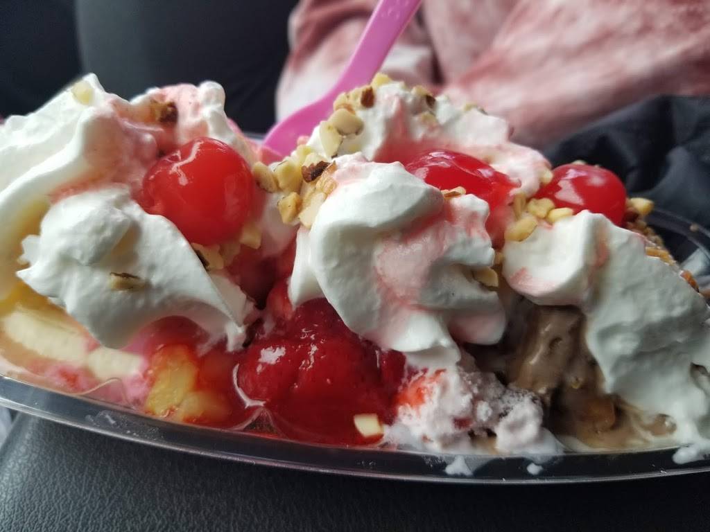 Dunkin | cafe | 4502 W Elm St, McHenry, IL 60050, USA | 8153631974 OR +1 815-363-1974