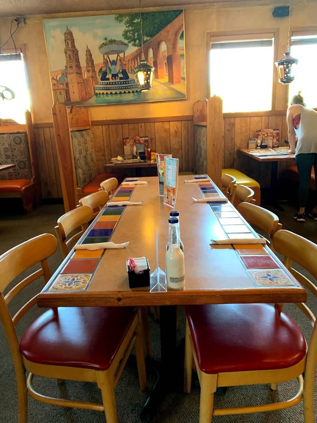 El Jimador | restaurant | 196 S Union Blvd, Lakewood, CO 80228, USA | 3039857597 OR +1 303-985-7597