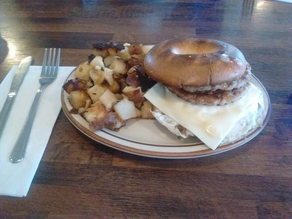 Steves Place | restaurant | 194 Broad St, Glens Falls, NY 12801, USA | 5187935855 OR +1 518-793-5855