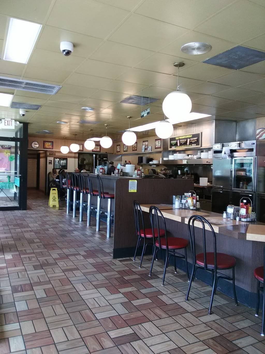 Waffle House | meal takeaway | 25 Thomas Griffin Rd, Newberry, SC 29108, USA | 8032769022 OR +1 803-276-9022