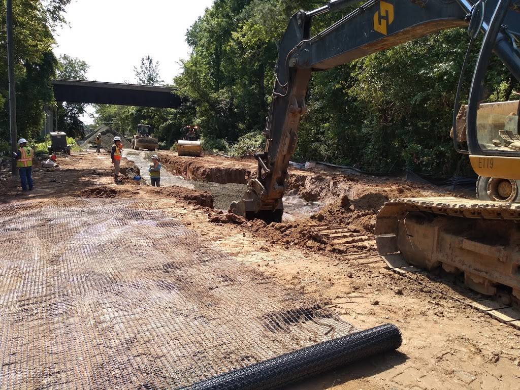 Subway | restaurant | 2424 Wake Forest Rd, Raleigh, NC 27608, USA | 9198290900 OR +1 919-829-0900