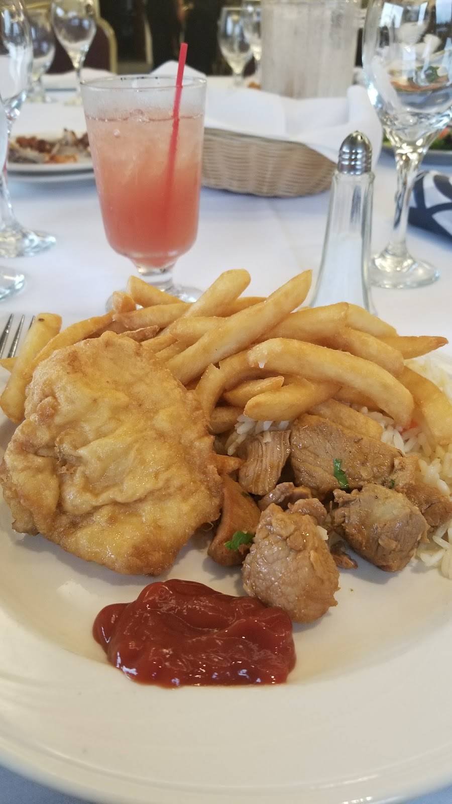 Portuguese Cultural Center | restaurant | 65 Sand Pit Rd, Danbury, CT 06810, USA | 2037481278 OR +1 203-748-1278