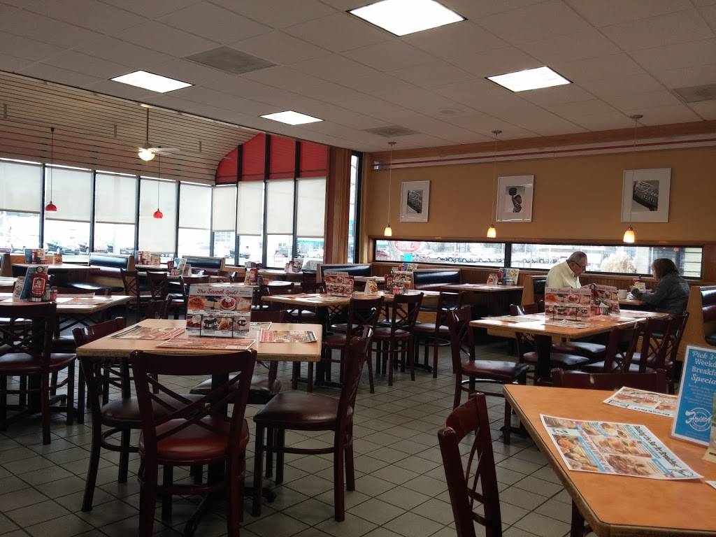 Frischs Big Boy | restaurant | 2322 W State St, Fremont, OH 43420, USA | 4193328244 OR +1 419-332-8244